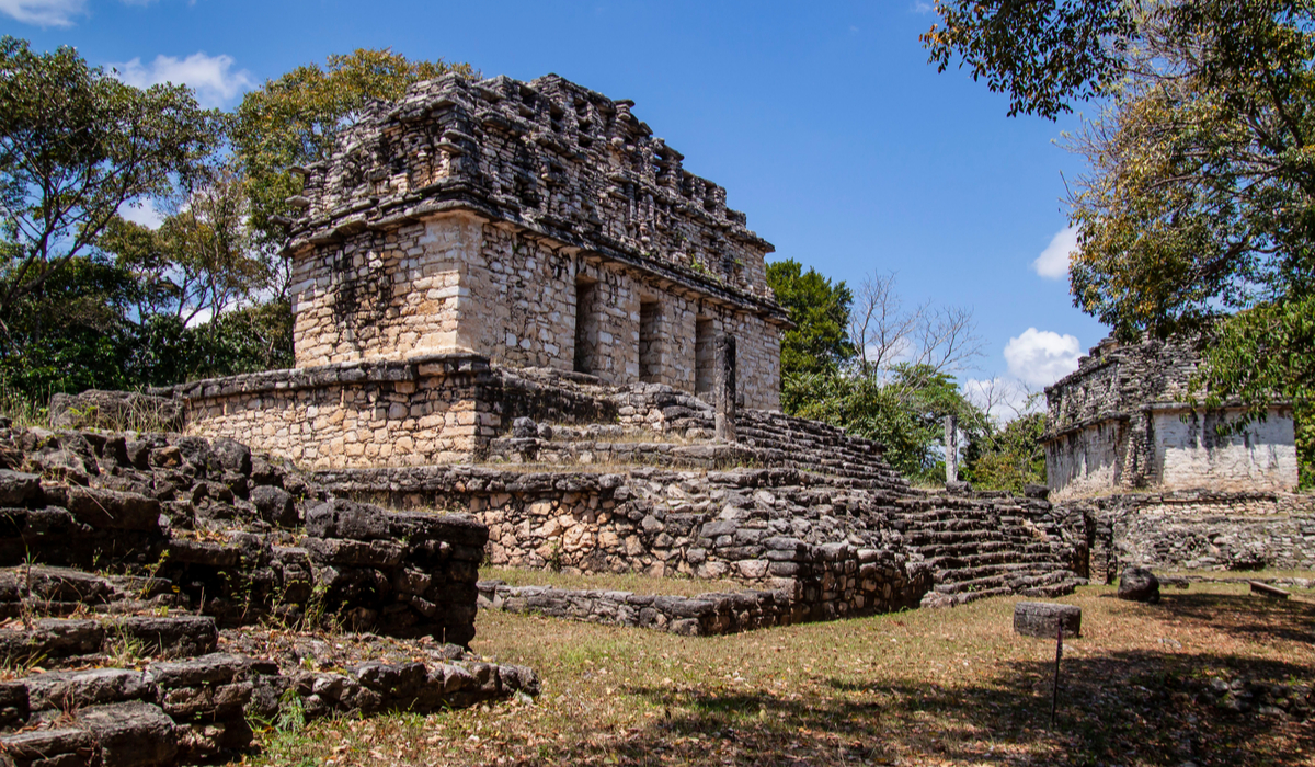 <p>Structure 40, Yaxchilán</p>