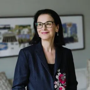 <ul><li><p><strong><span>President, Managing Partner, and Co-Founder of Avenue Capital Group- a global alt investment manager with over 12.5 B in assets under management that she co-founded with her brother in 1995</span></strong></p></li><li><p><strong><span>Partner in charge of managing the firm globally and distressed investing has been her focus for more than 37 years</span></strong></p></li></ul>
