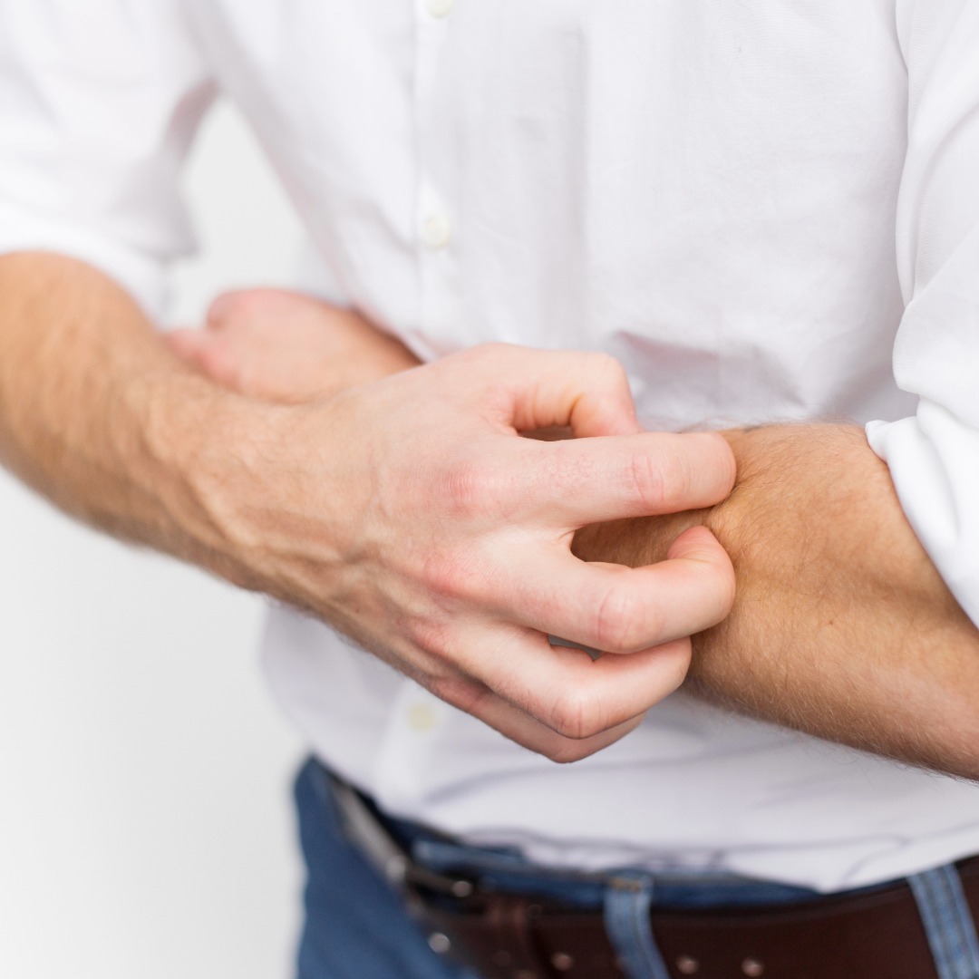 <p><strong>いちまん 一万</strong></p><p><span style="color: rgb(169, 169, 169);"><span>Kanji:</span></span></p><p><span style="color: rgb(169, 169, 169);"><span>一 One</span></span></p><p><span style="color: rgb(169, 169, 169);"><span>万 Ten thousand</span></span></p>