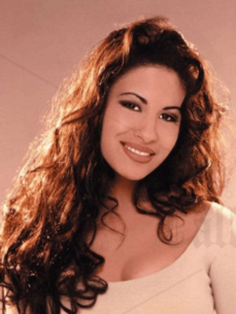 <p>Queen of Tejano music, singer and dancer of Mexican heritage who was murdered by her fan club leader</p>