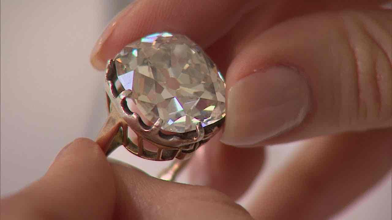 <p>extremely valuable </p>