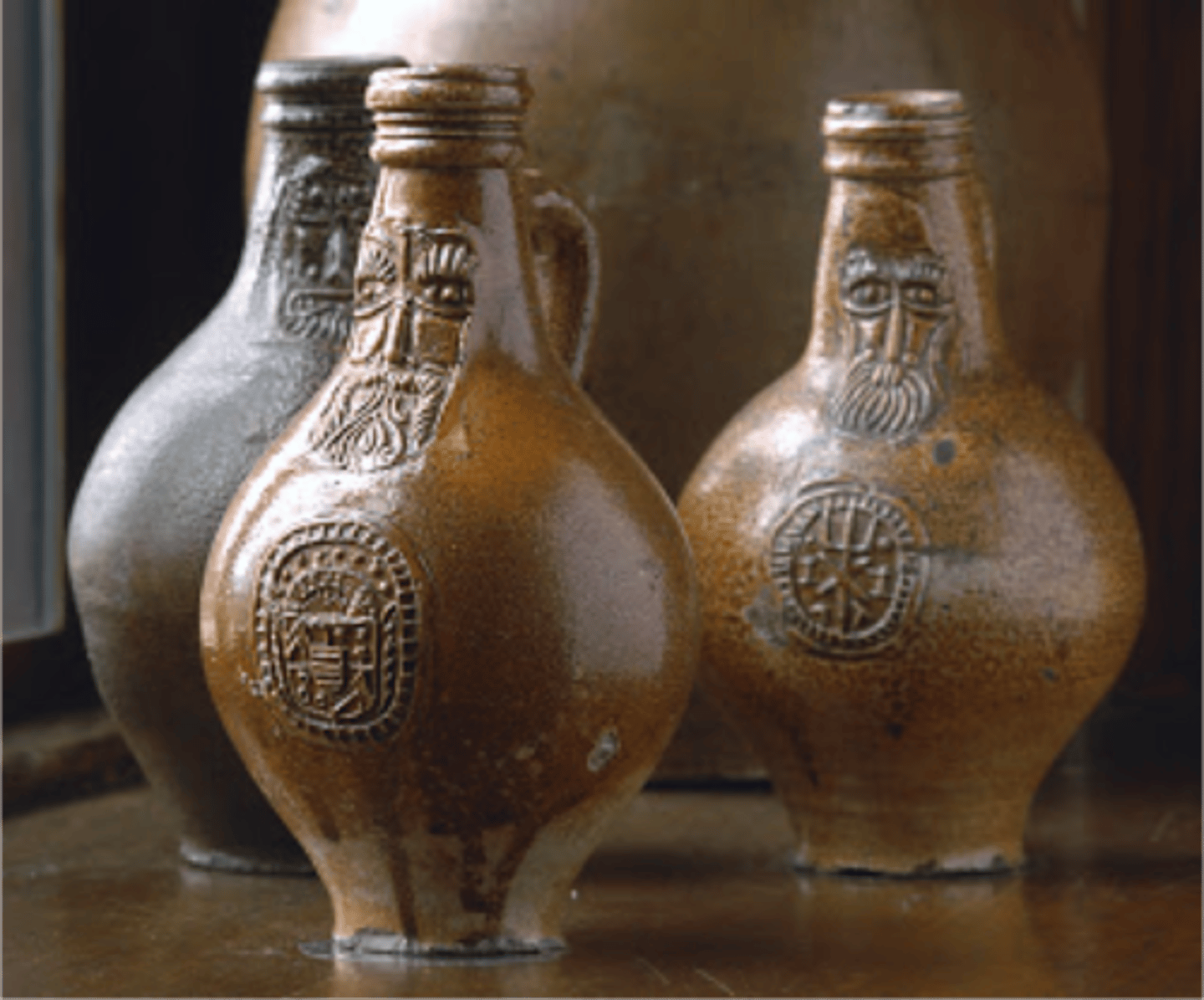 <p>European stoneware developed in Germany at the eng of 14th century; common salt used as an alkali was thrown into the kiln, and the soda from the salt created a glassy layer on the pot's surface</p>
