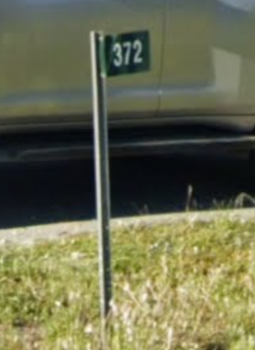 <p>Which Australian state have dark green property markers on the side of roads?</p>