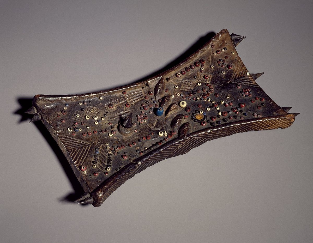 <p><span style="background-color: transparent;">&nbsp;Lukasa</span></p>