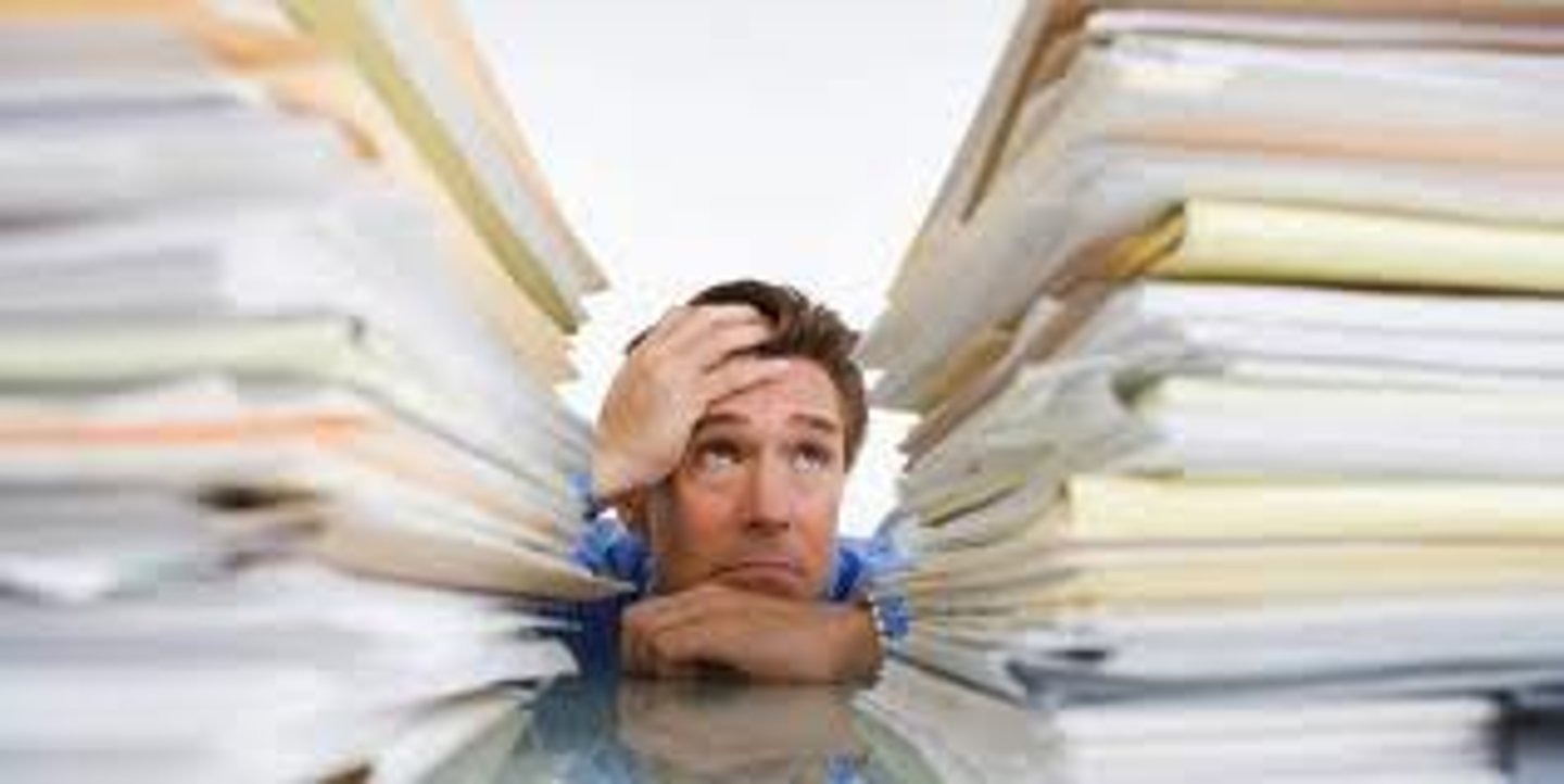 <p>gây nản; đáng sợ; khó khăn</p>