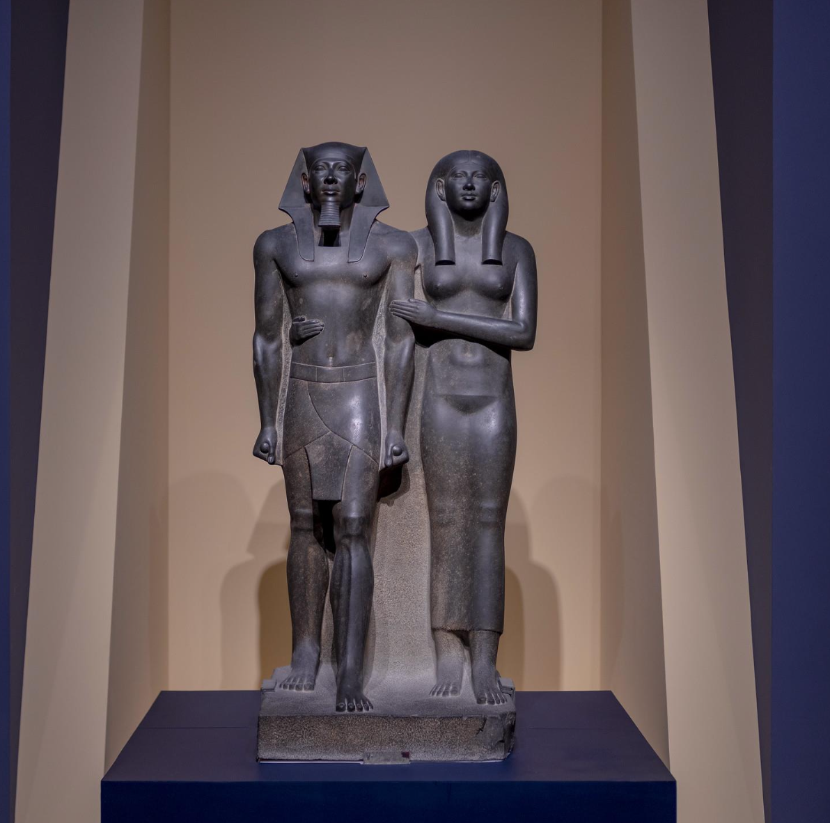 <p>King Menkaure and queen</p>