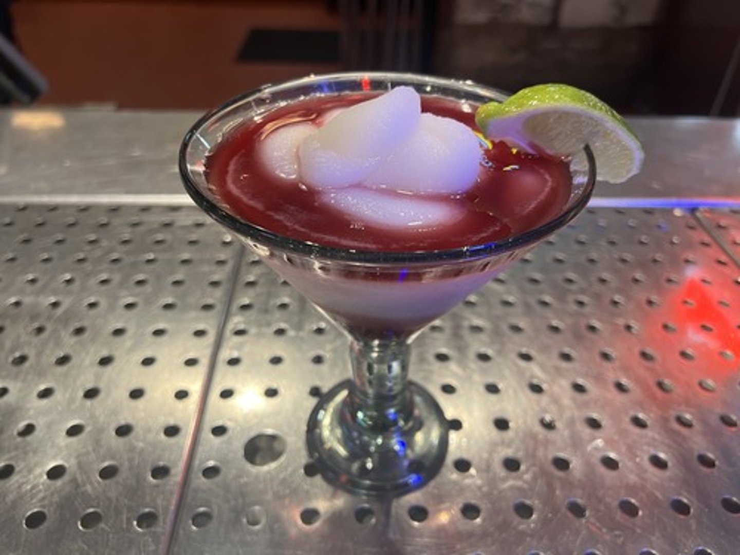 <p>The Wave</p><p>- Frozen Margarita</p><p>- Pappasito's Signature Sangria </p><p>Garnish: Lime wedge</p><p>Flavor profile: Sweet, fruity and frozen</p><p>Selling description: Our traditional frozen margarita swirled with our signature sangria.</p><p>Regular or grande size available.</p>