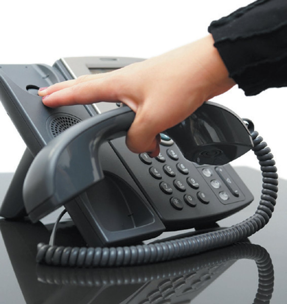 <p>to hang up</p>
