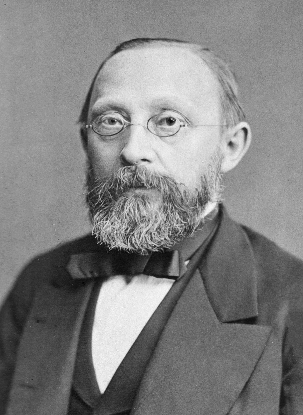<p><span>German physician and scientist who was the pioneer of modern pathology; proposed that diseases arose from their individual cells</span></p>