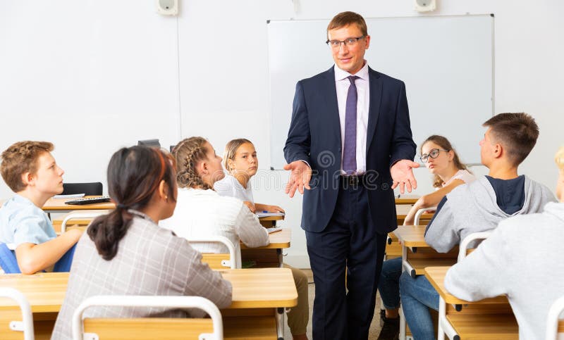 <p>professeur (m/f)</p>