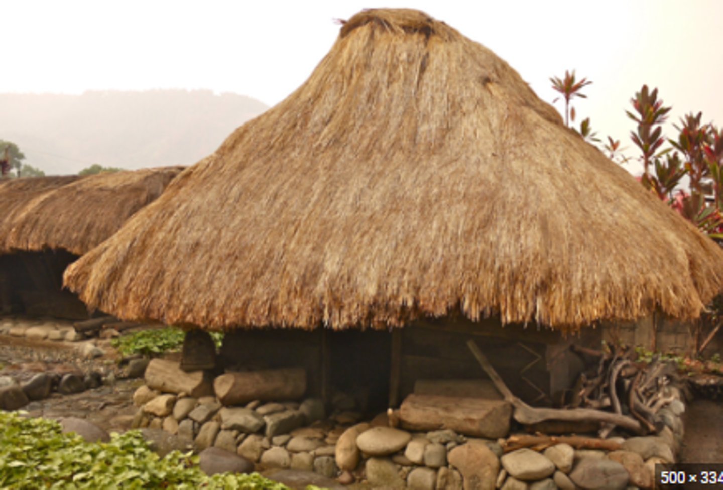 <p>BONTOC HOUSE for the RICH</p>