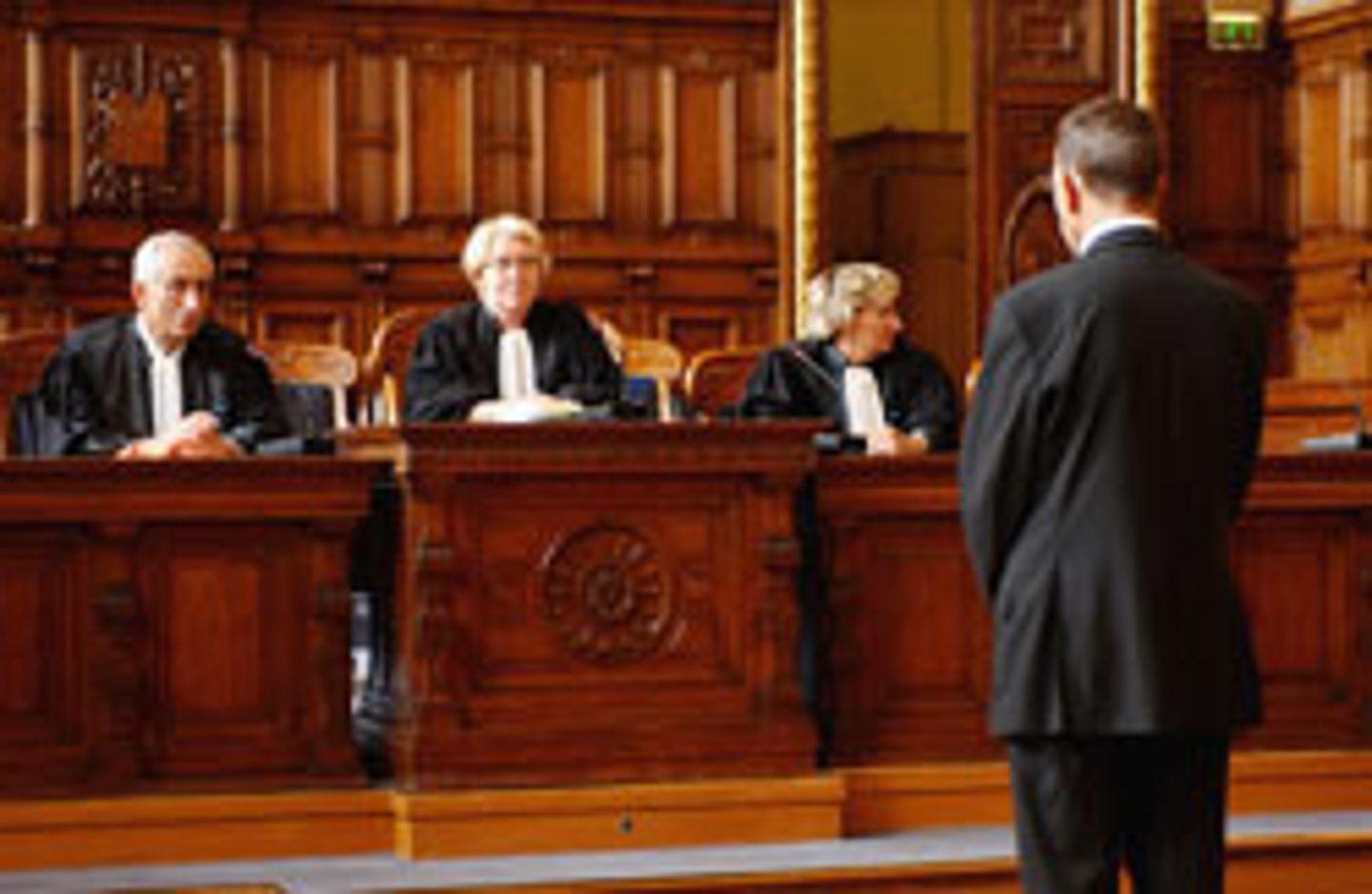 <p>court</p>
