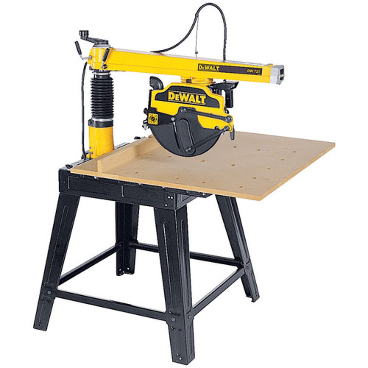 <p>A circular saw that moves a rotating blade across the workpiece</p>