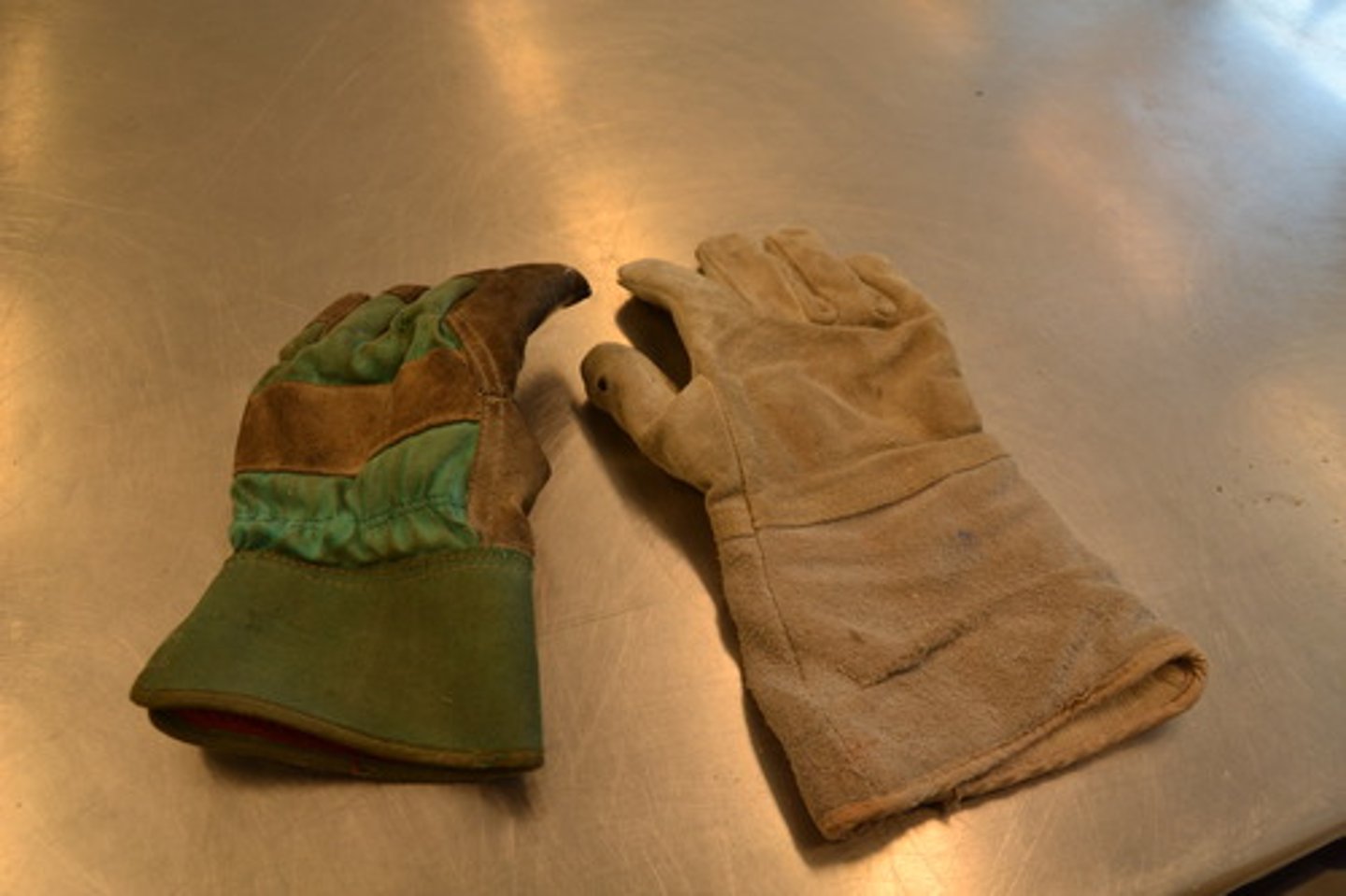 <p>Gloves used when harm can come to the hands.</p>
