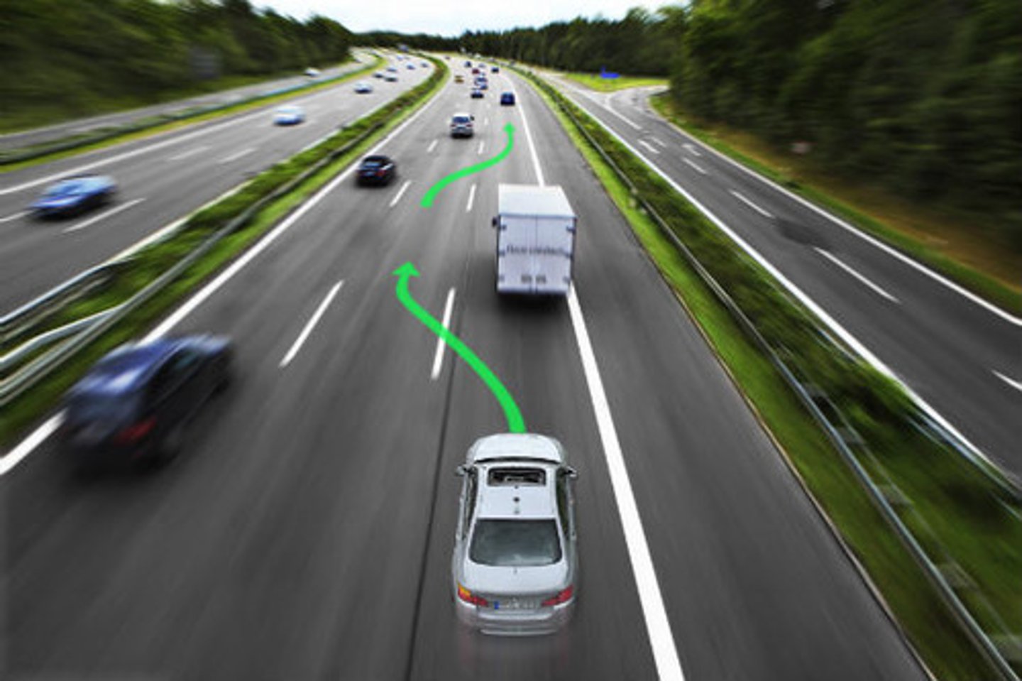 <p>to pass; to overtake</p>
