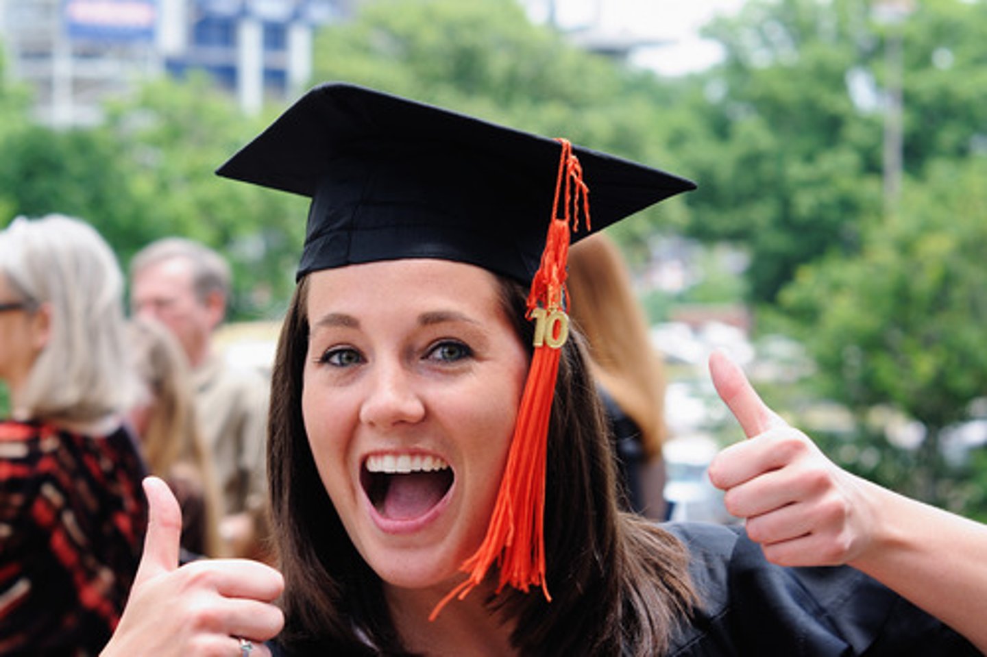 <p>to graduate</p>