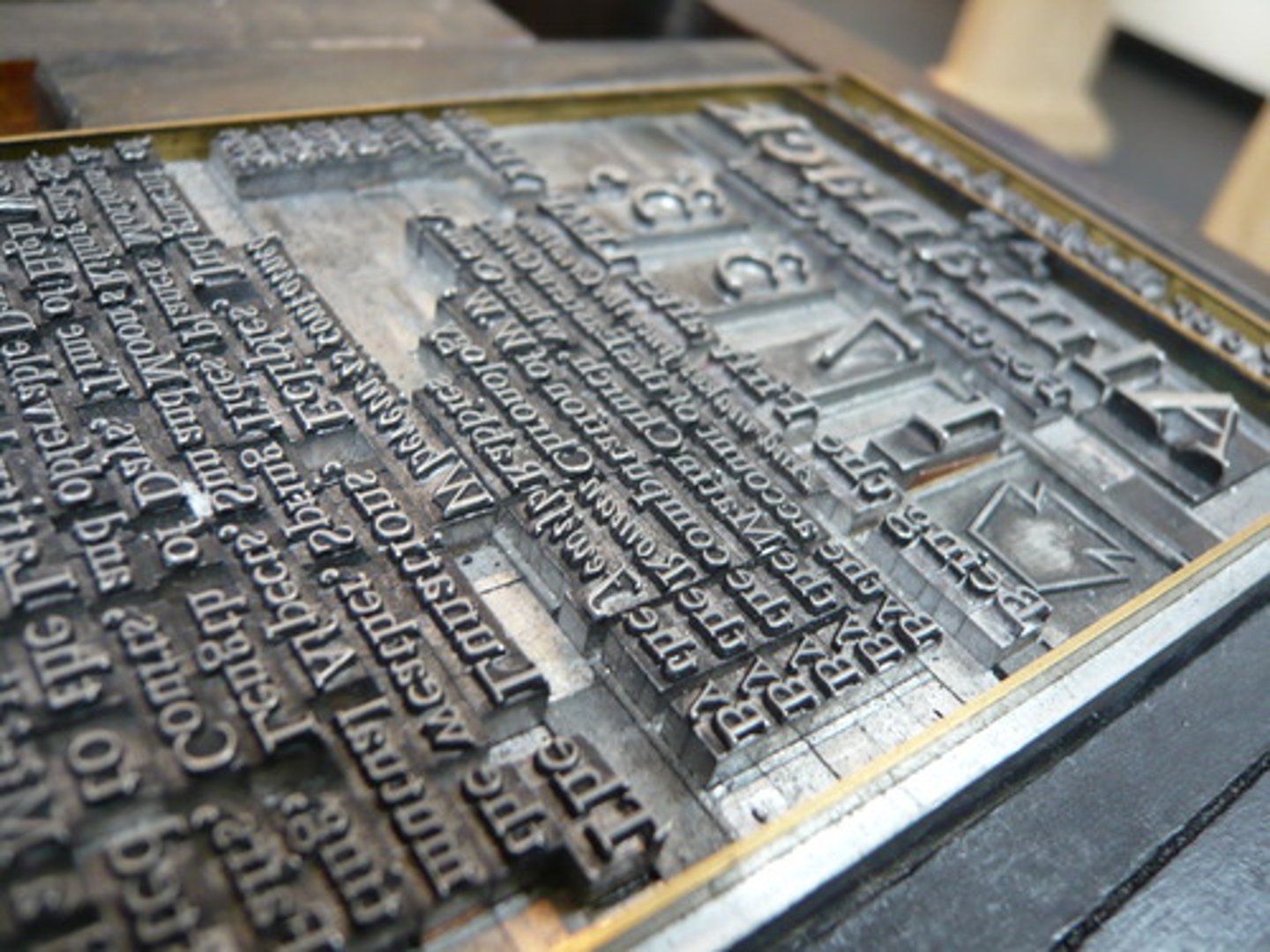 <p>Type in which each individual character is cast on a separate piece of metal allowing for the arrangement of individual letters and other characters on a page. (Invented in Korea 13th Century).</p>