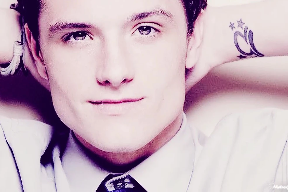 <p>Square head shape</p><p>(Keywords: Same width)</p><p>(Josh Hutcherson) </p>