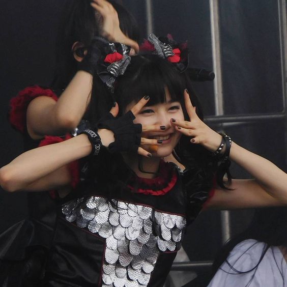 <p><span>日本人<sub> (にほんじん)</sub></span></p>