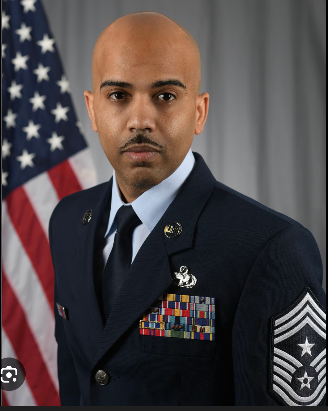 <p>CCMS Israel Núñez</p><p>(Command Chief Master Sergeant)</p>