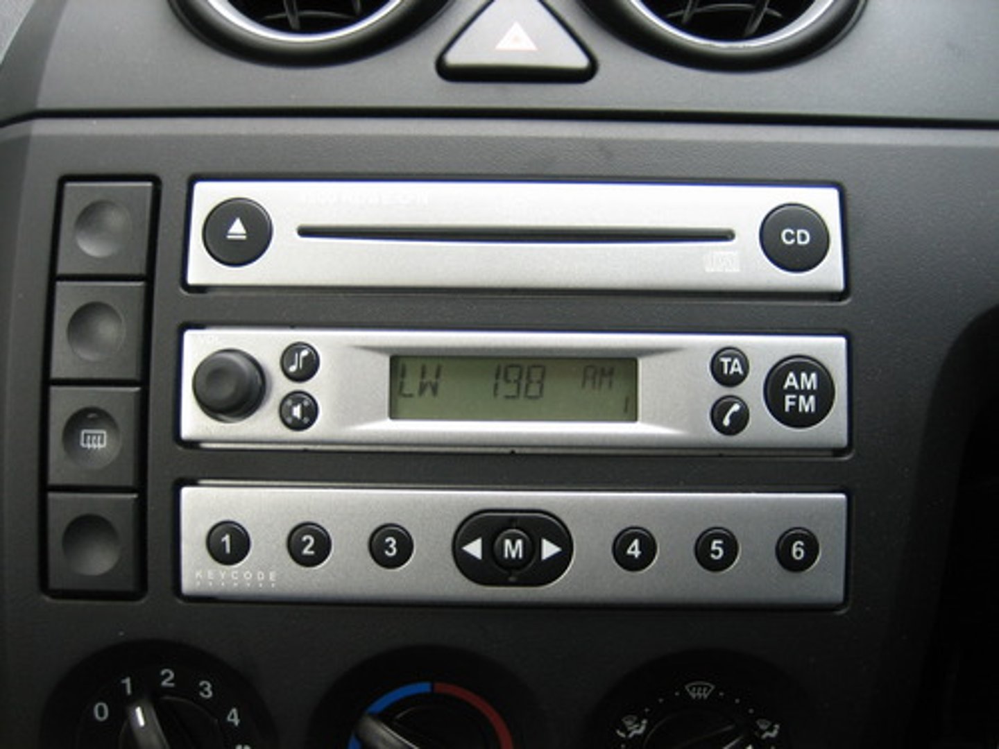 <p>radio</p>