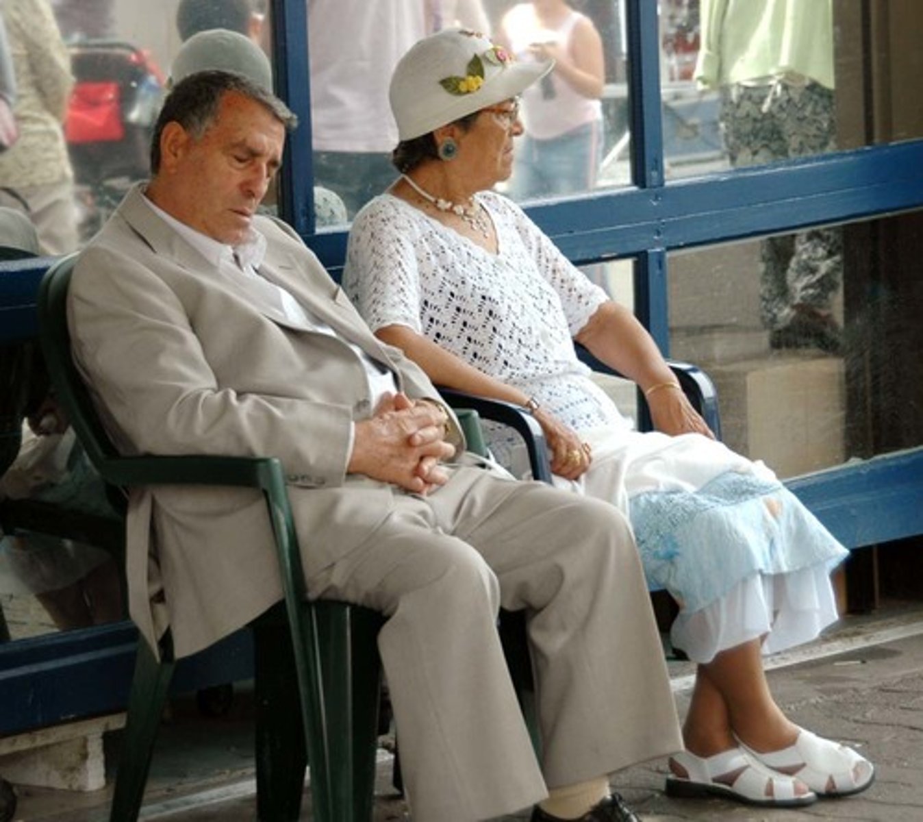 <p>ngủ thiếp đi</p>