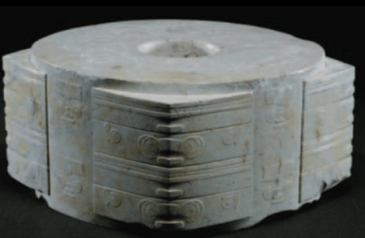 <p>2500 BCE, Liangzhu culture, made of jade or nephrite, round interior could mean sky, regular and linear patterns, neolithic period could be the origin of subsequent Chinese symbolism, the quality of materials and difficult process may indicate a connection between the height, rank, and power of the individual, found in gravesites</p>