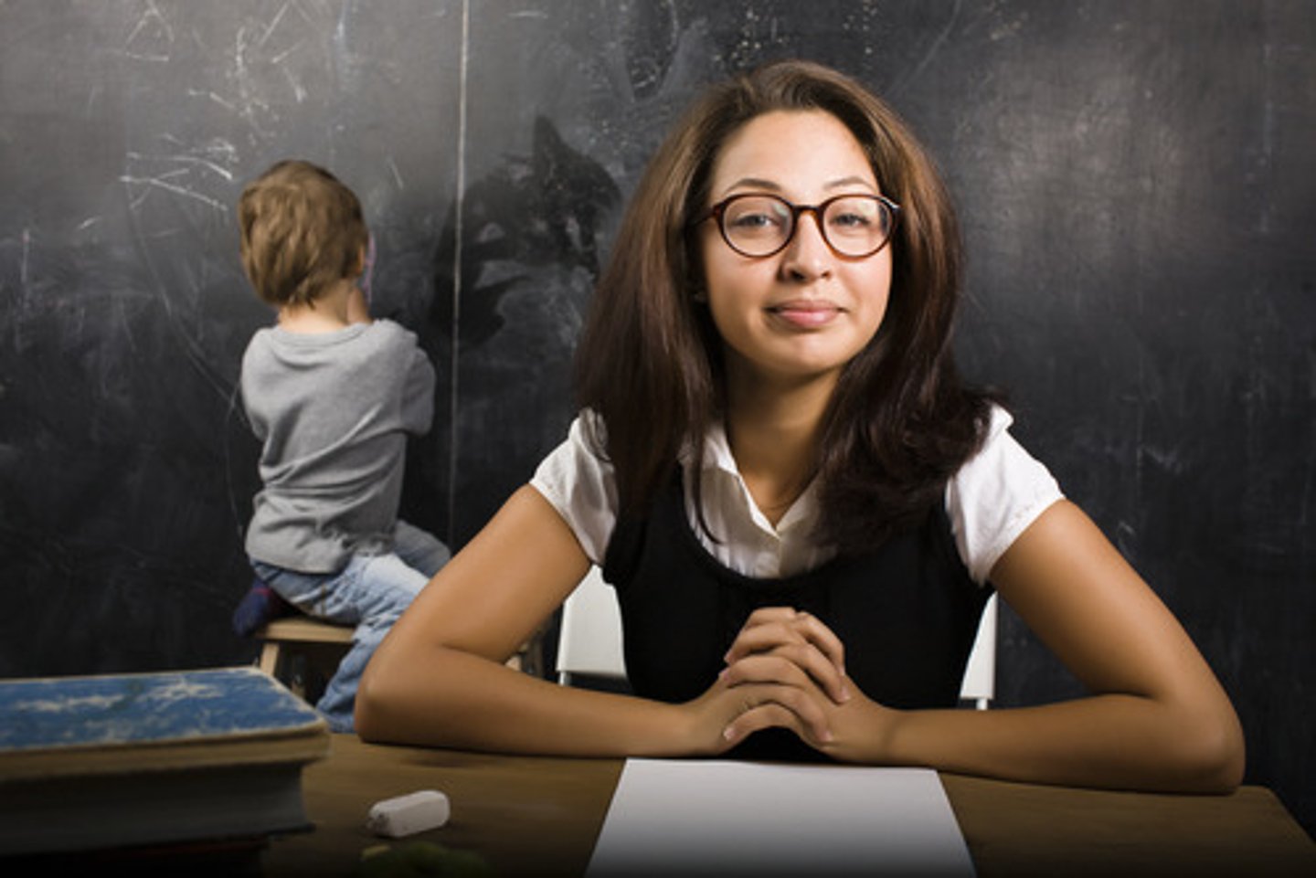 <p>am hiểu, nhạy bén</p><p>Ex: demand from a tech-savvy population</p>