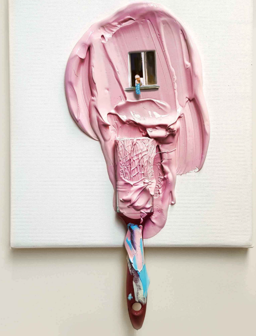 <p>How did this artist use scale</p>