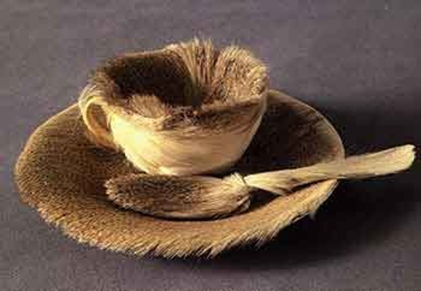 <p>This Surrealist sculpture transforms a teacup by covering it in fur, making it simultaneously familiar and unsettling.</p>
