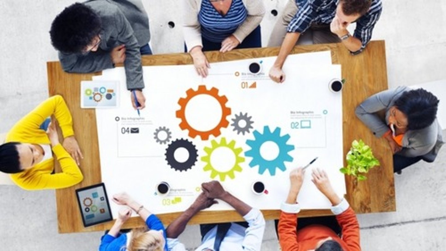 <p>(v.phr): thực hiện một dự án</p>