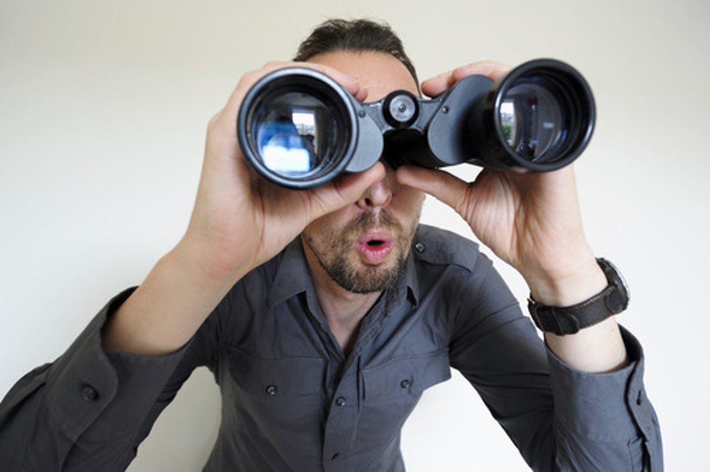 <p>Look over there!</p>