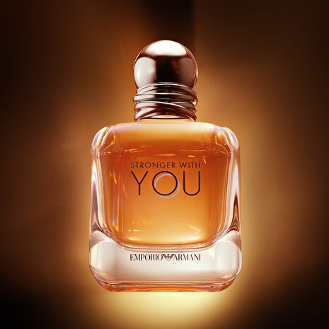 <p>whats the notes of Stronger with you edt?</p>