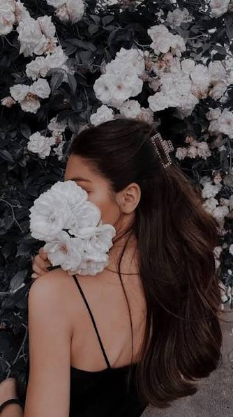 <p>Pretty<br>The garden is pretty.</p>