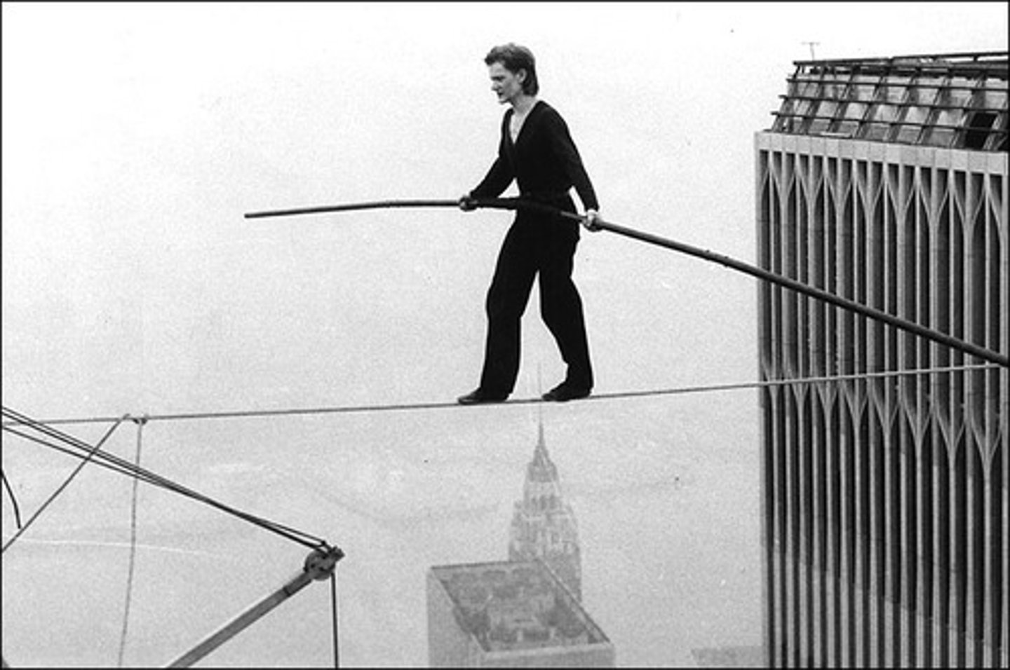 <p>deal with, manage, handle</p><p>~을 다루다</p>