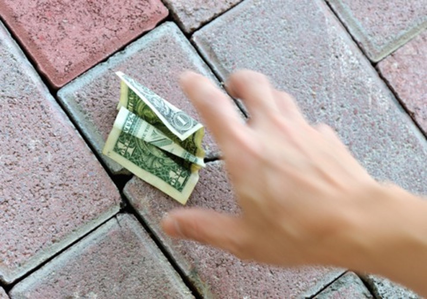 <p>tình cờ bắt gặp</p>