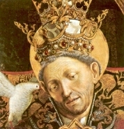 <p>Afgebeeld als paus met bijbehorende waardigheidstekens. Vaak heeft hij een duif op zijn schouder. </p>