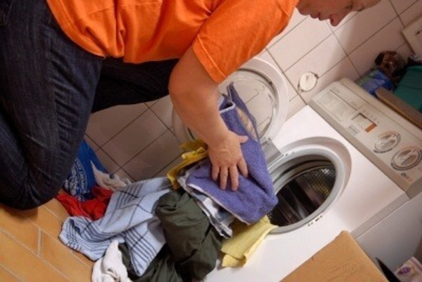 <p>giặt qua, giặt sơ</p>