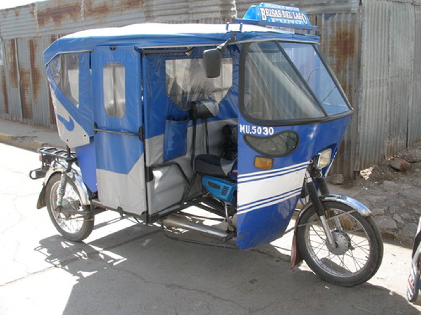 <p>to take a mototaxi</p>