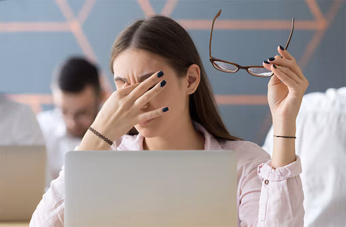 <p><span style="color: blue"><strong><sub>mỏi mắt</sub></strong></span></p><p><sub>Staring at the computer for hours can cause ___ ___</sub></p>
