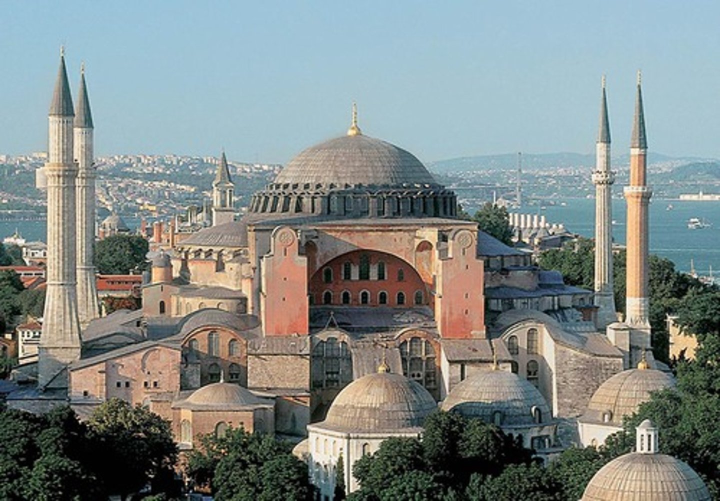 <p>largest cathedral in Constantinople, built by the Byzantine Empire, when Ottoman ruler Mehmed II conquered Constantinople it became a mosque - an example of monumental architecture</p>
