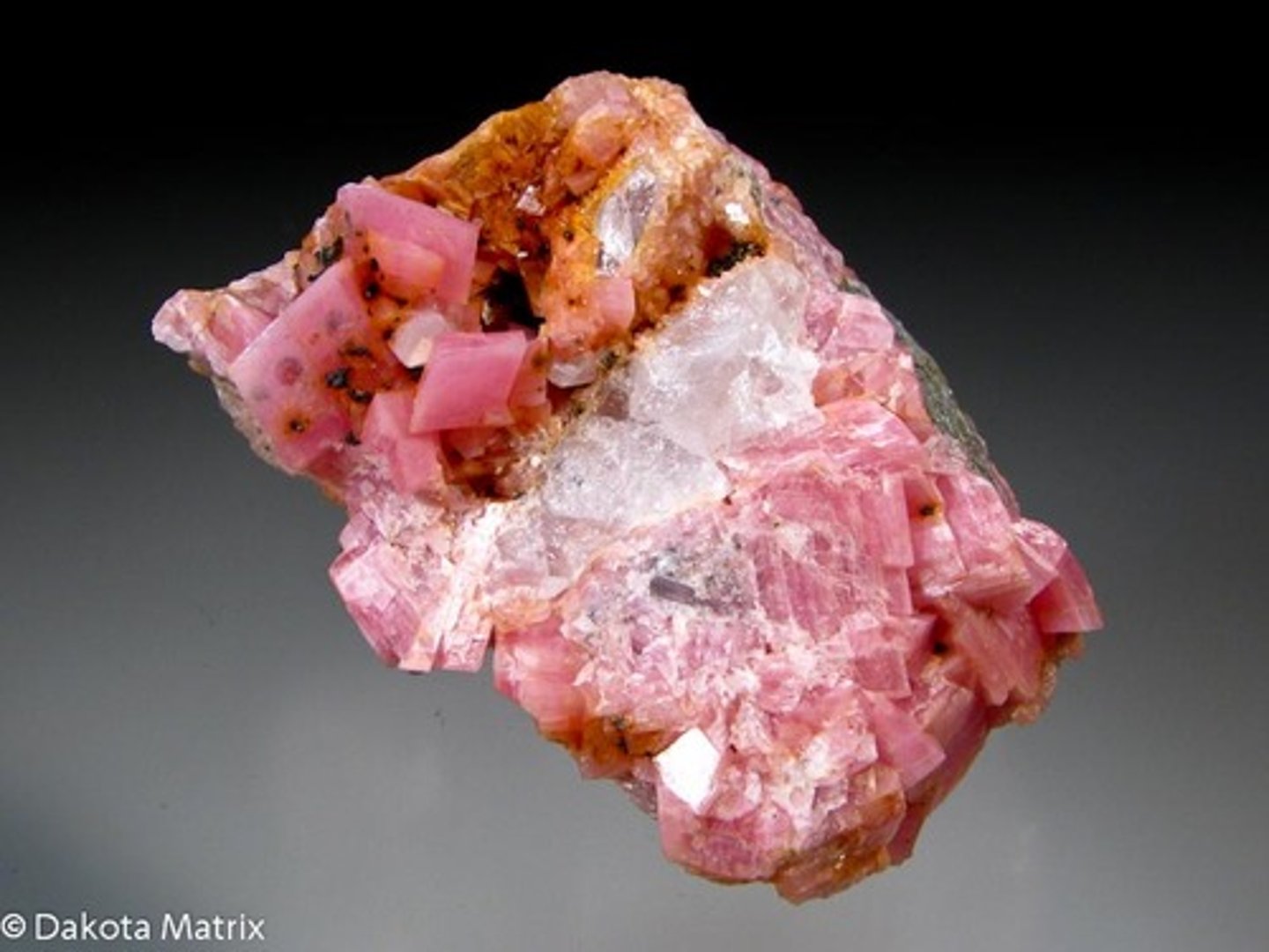 <p>Carbonate family mineral</p>