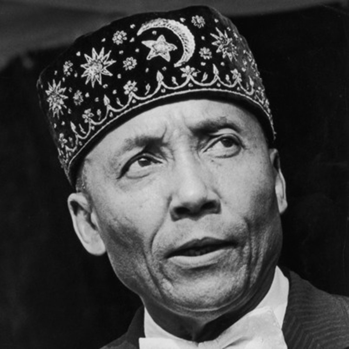 <p>A religious group, popularly known as the Black Muslims, founded by Elijah Muhammad to promote black separatism and the Islamic religion.</p>