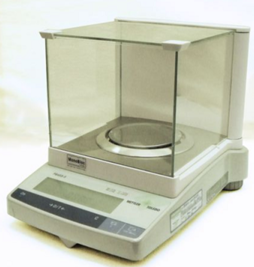 <p>Analytical balance</p>