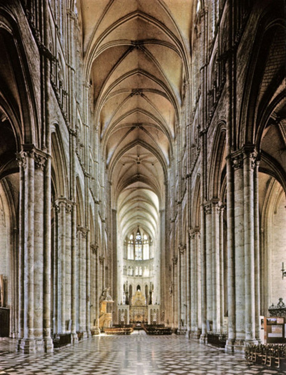 <p>The central longitudinal space of a basilica or church, extending from the entrance to the apse and typically flanked by aisles.</p>