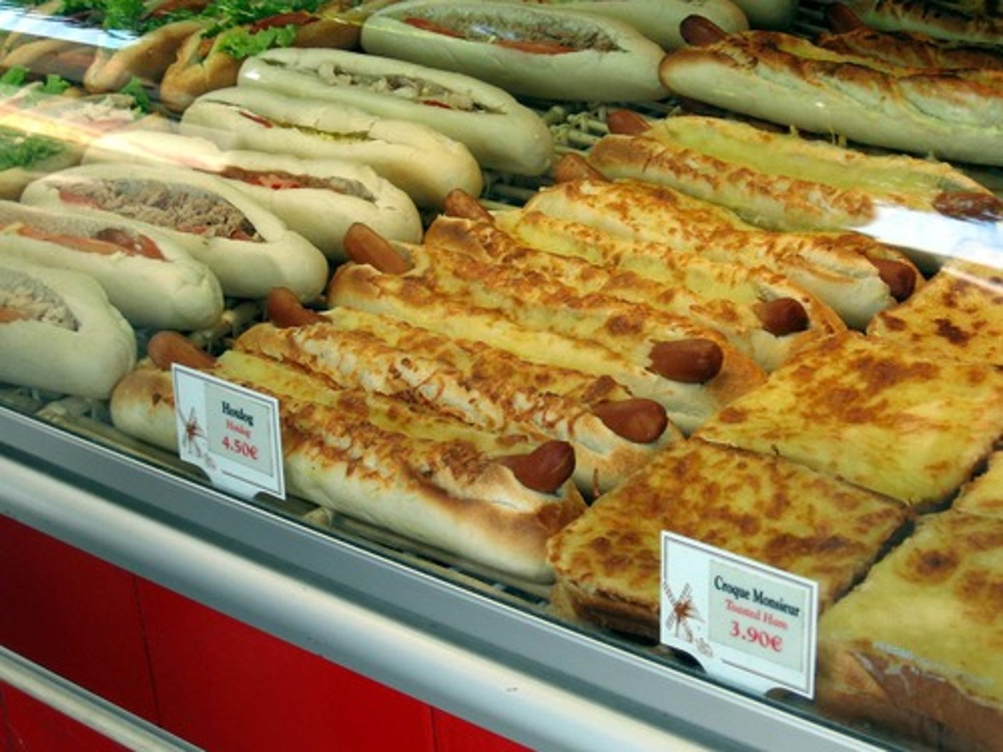 <p>a hot dog</p>