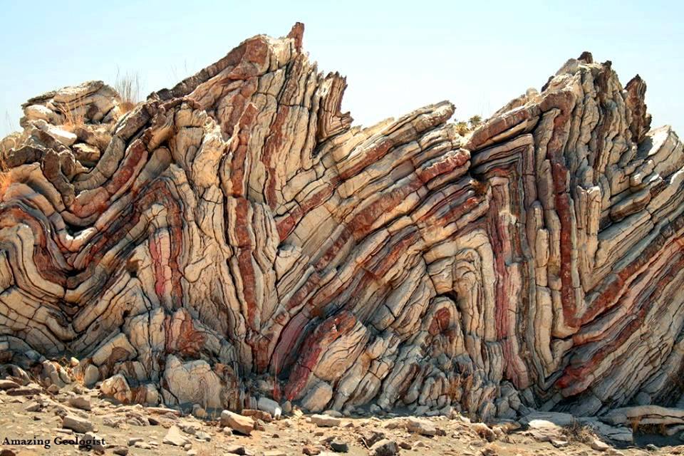 <p>The following image depicts what type of geological structure? </p>