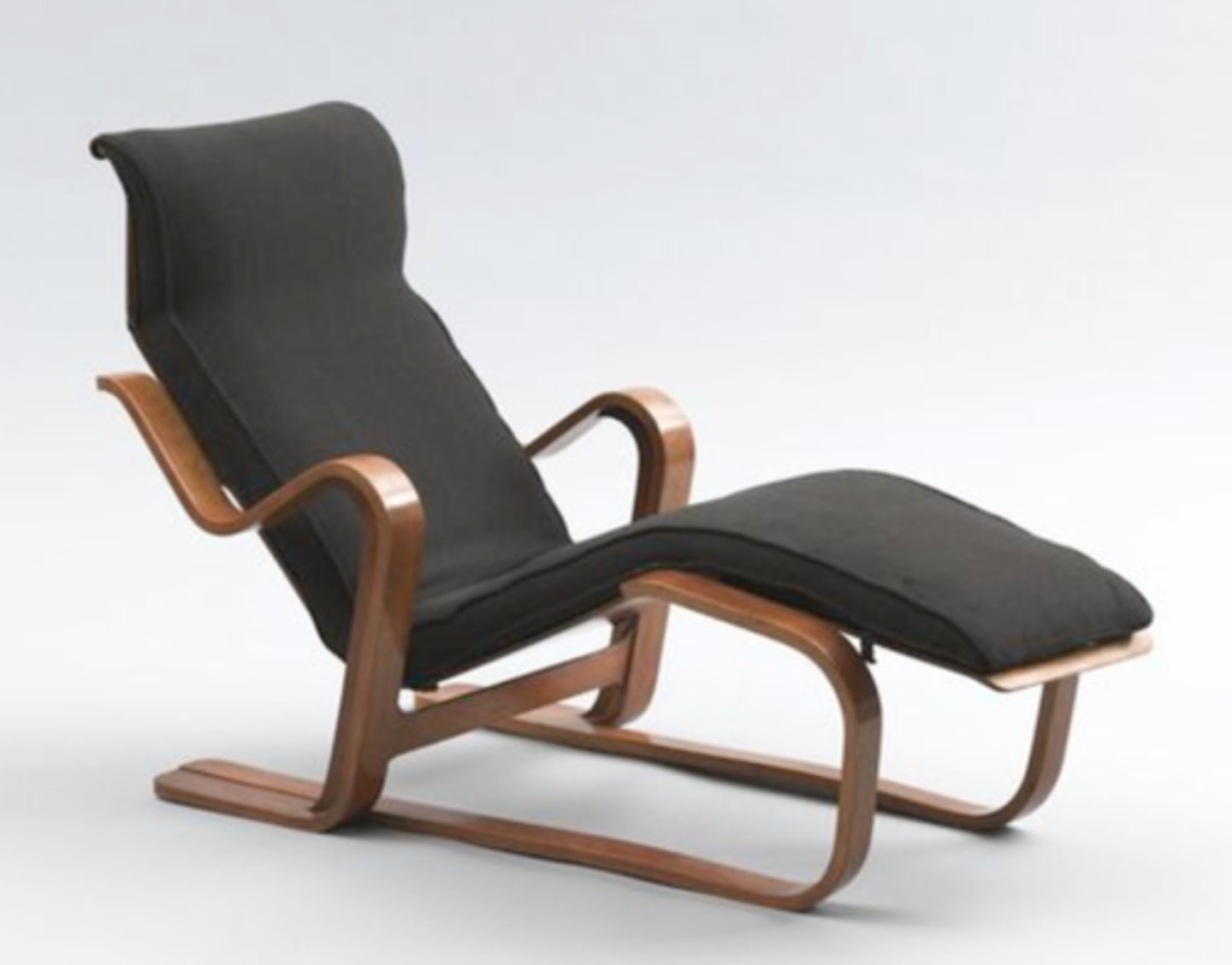 <p>plywood seat, bent and laminated birch frames</p>