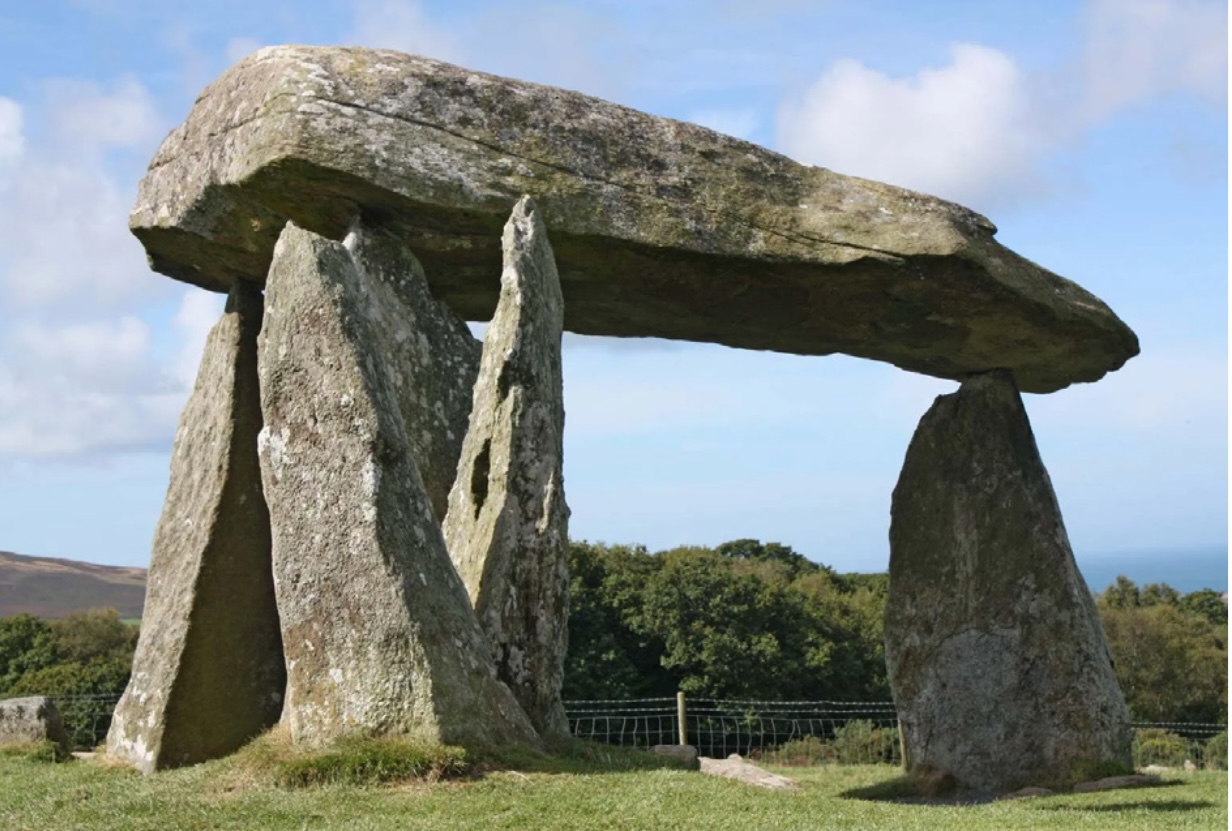 Megalithic portal tomb formed by stacking stones