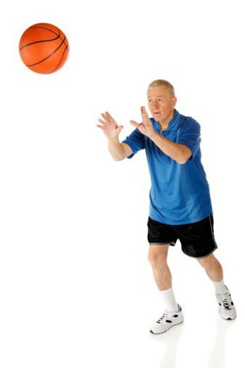 <p>to throw, shoot (2)</p>